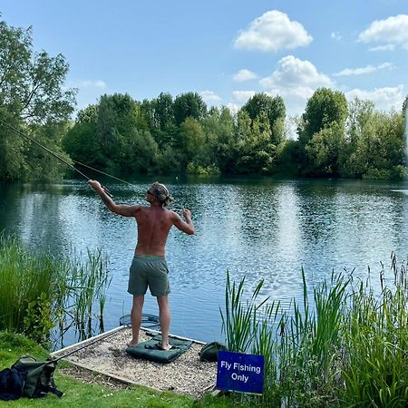 Luxury Kingfisher Lodge, Isis Lake, Within The Cotswold Waterpark Cirencester Eksteriør bilde