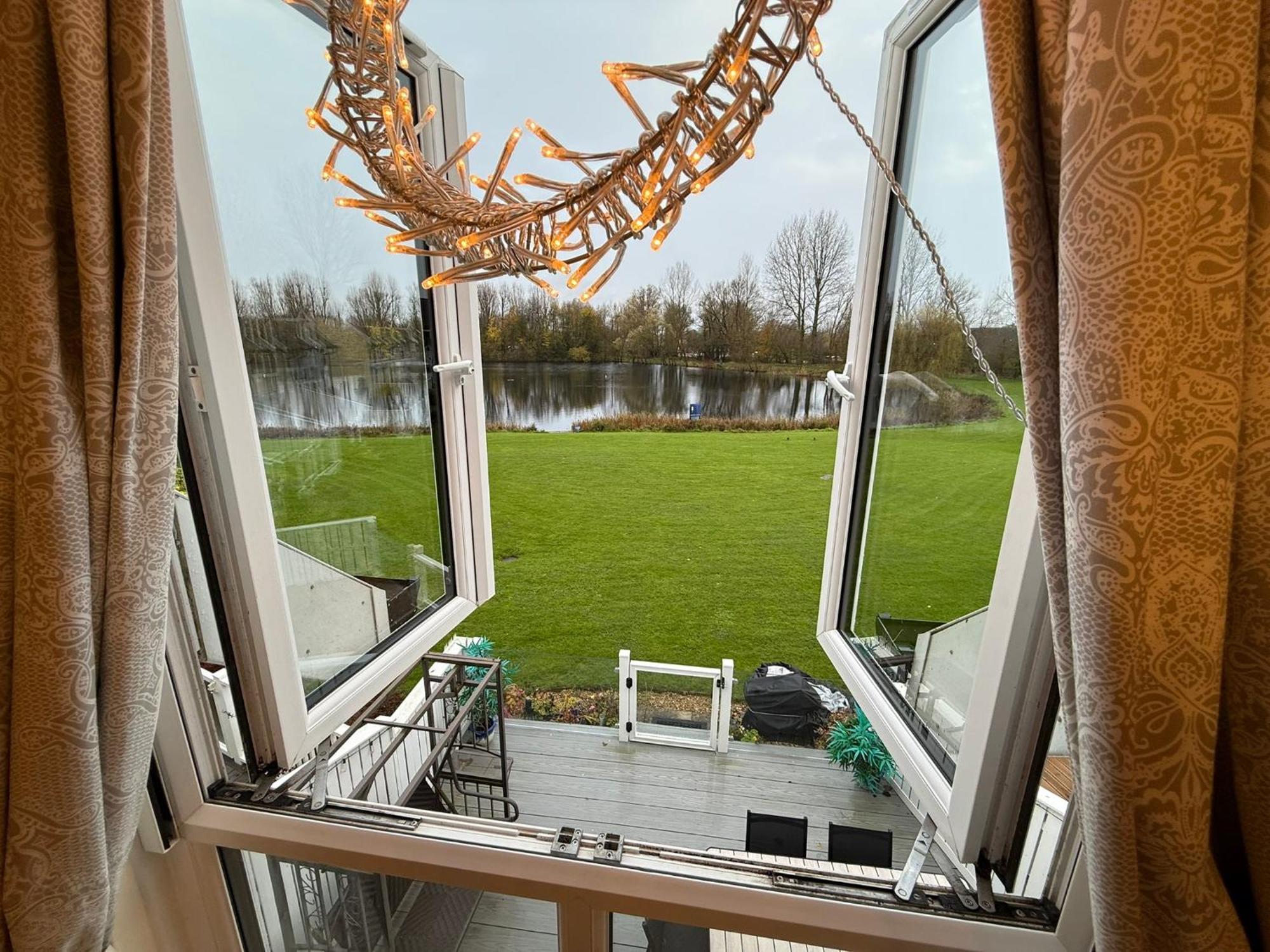 Luxury Kingfisher Lodge, Isis Lake, Within The Cotswold Waterpark Cirencester Eksteriør bilde
