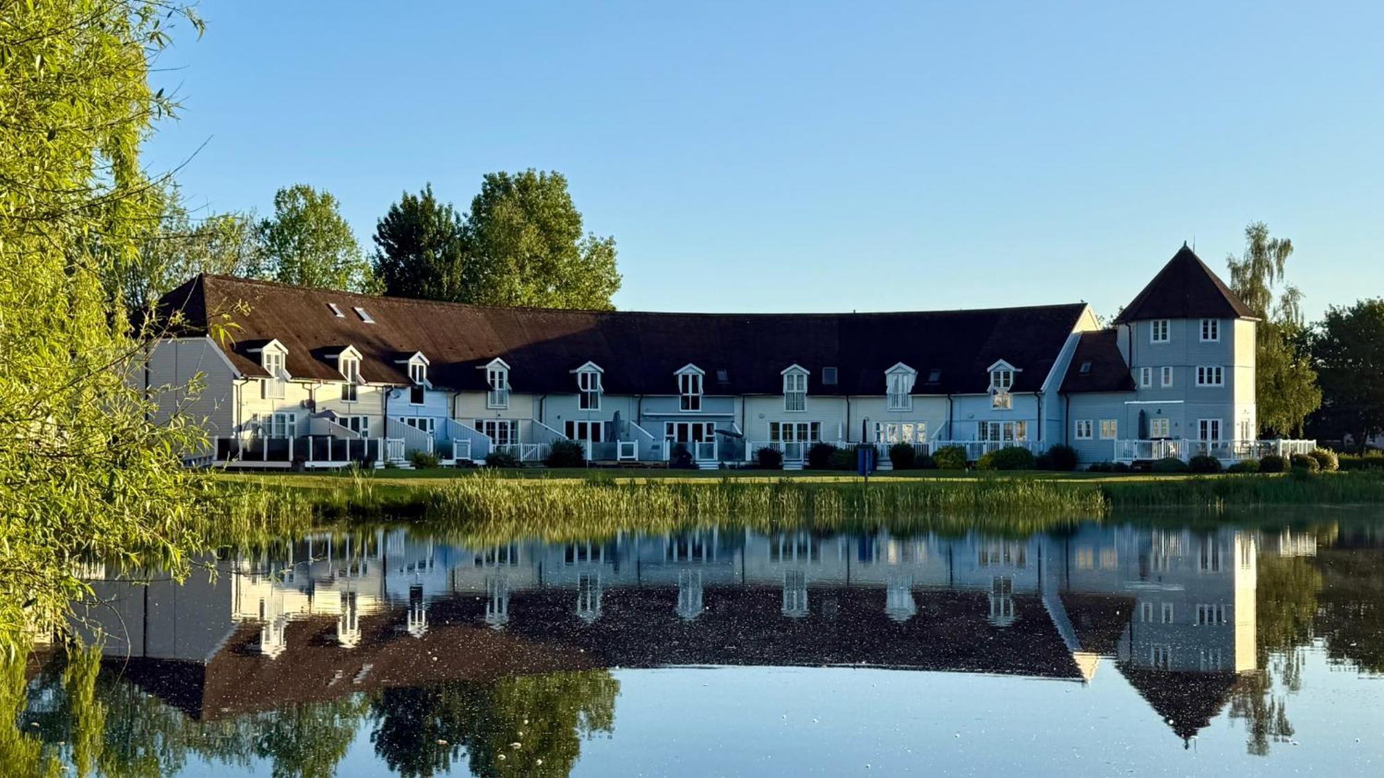 Luxury Kingfisher Lodge, Isis Lake, Within The Cotswold Waterpark Cirencester Eksteriør bilde