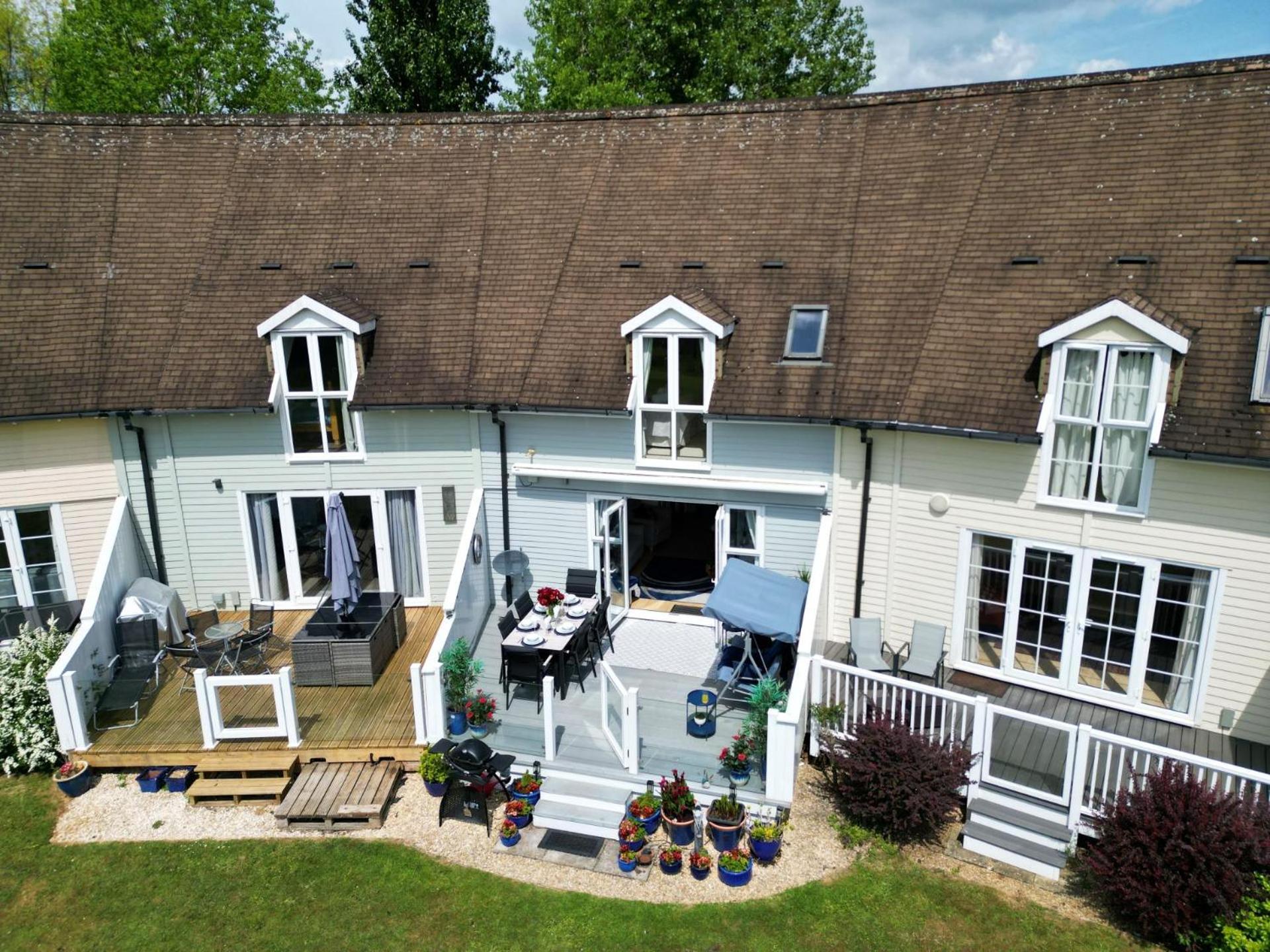 Luxury Kingfisher Lodge, Isis Lake, Within The Cotswold Waterpark Cirencester Eksteriør bilde